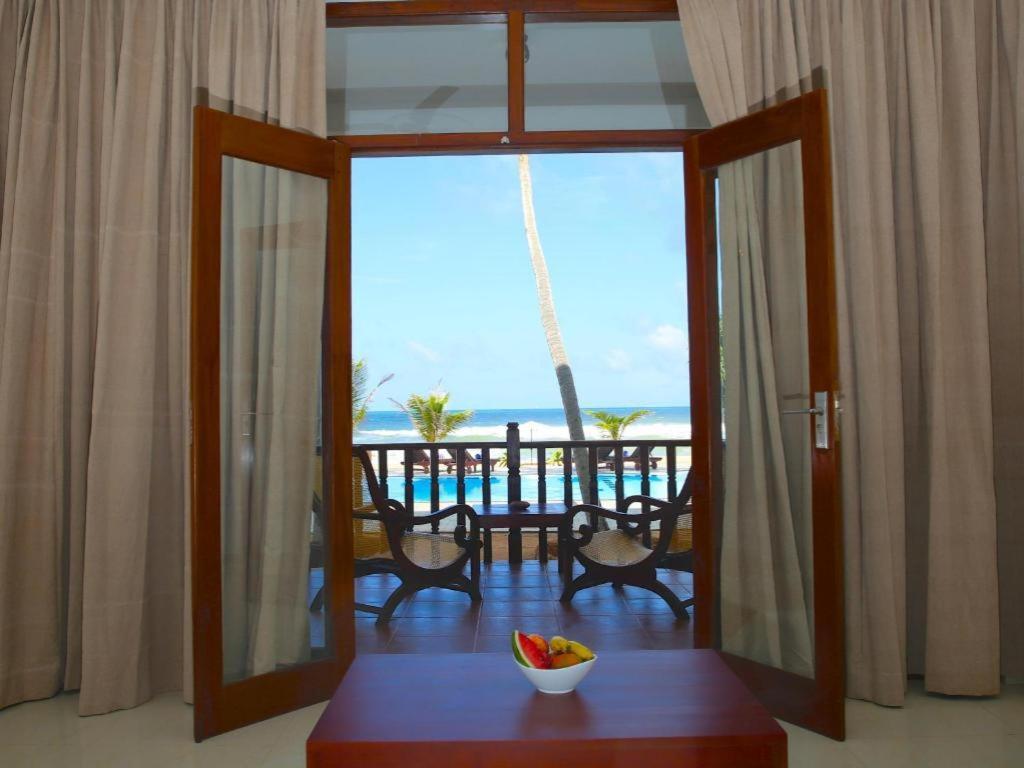 Whispering Palms Hotel Бентота Экстерьер фото